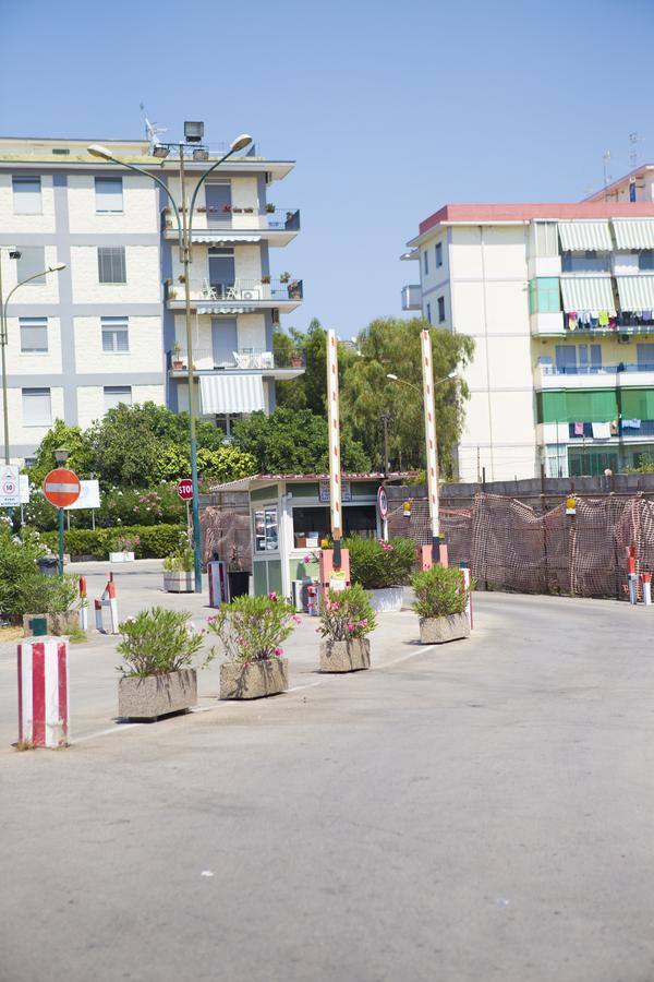B&B Le Perle Portici Bagian luar foto